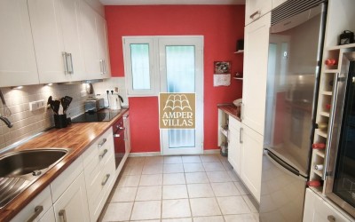 A beautiful bungalow located next to the Altea Golf Club.